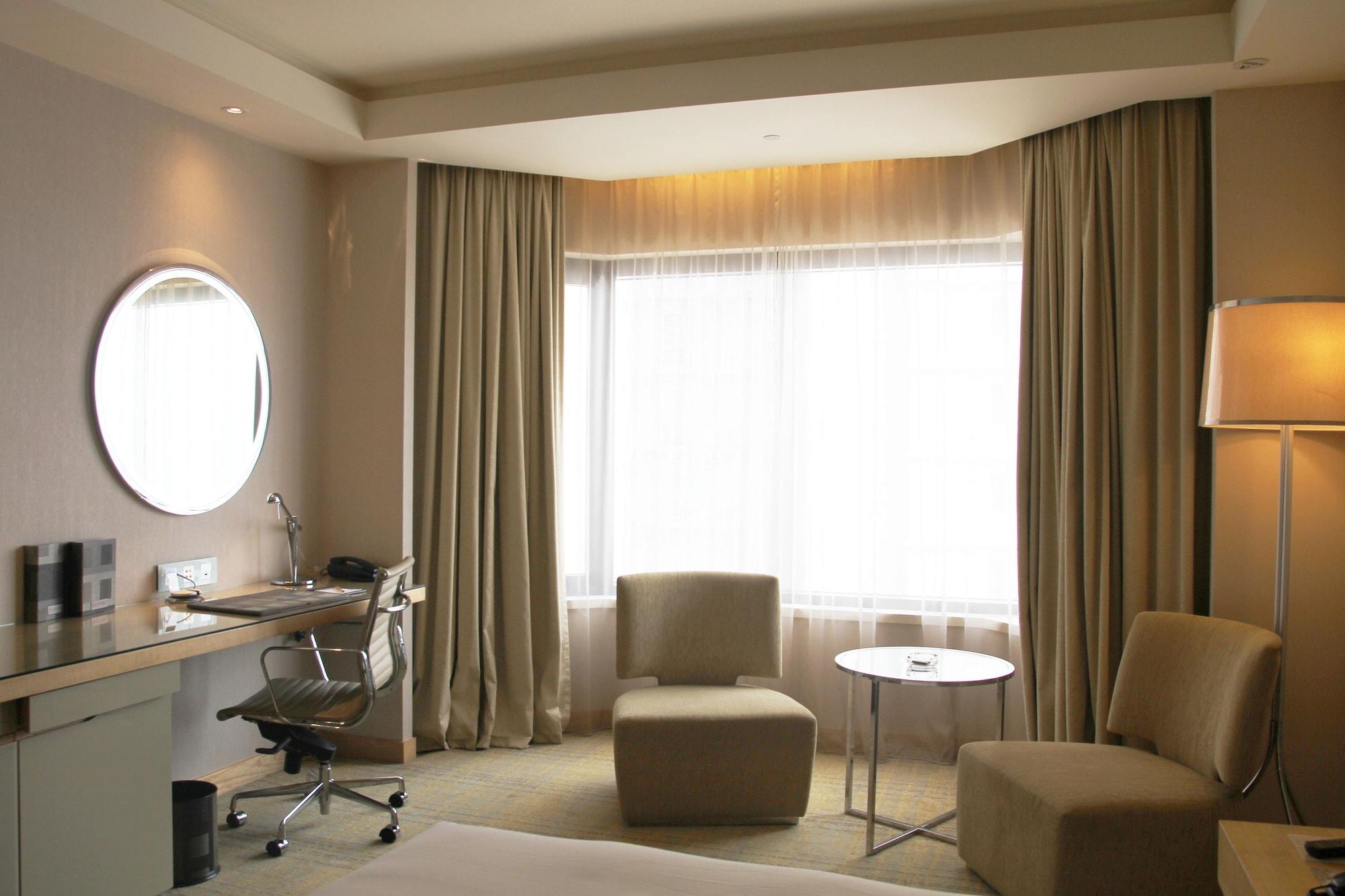 Doubletree By Hilton Kuala Lumpur Hotel Kültér fotó A room at the hotel