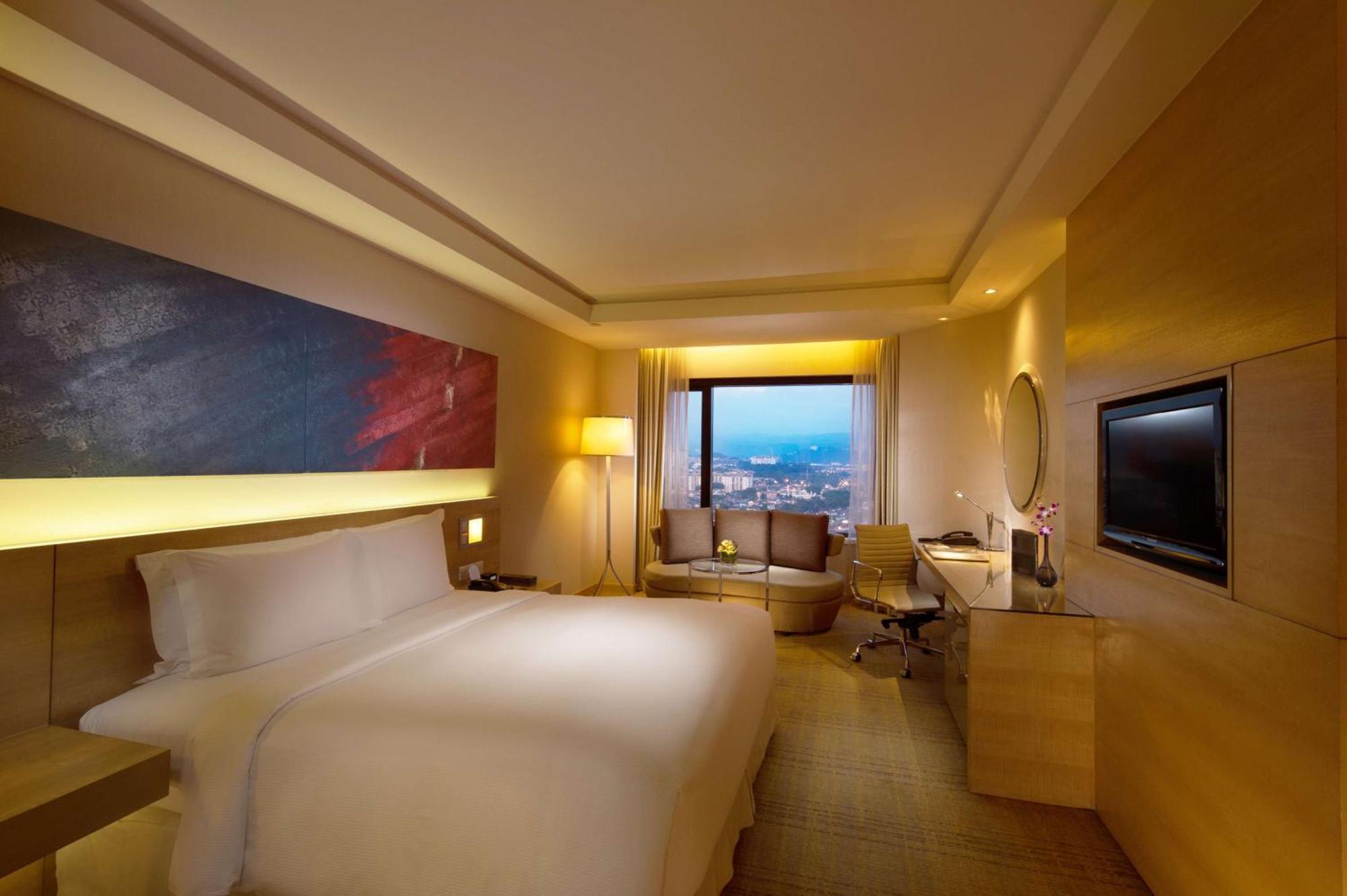 Doubletree By Hilton Kuala Lumpur Hotel Kültér fotó Deluxe Room